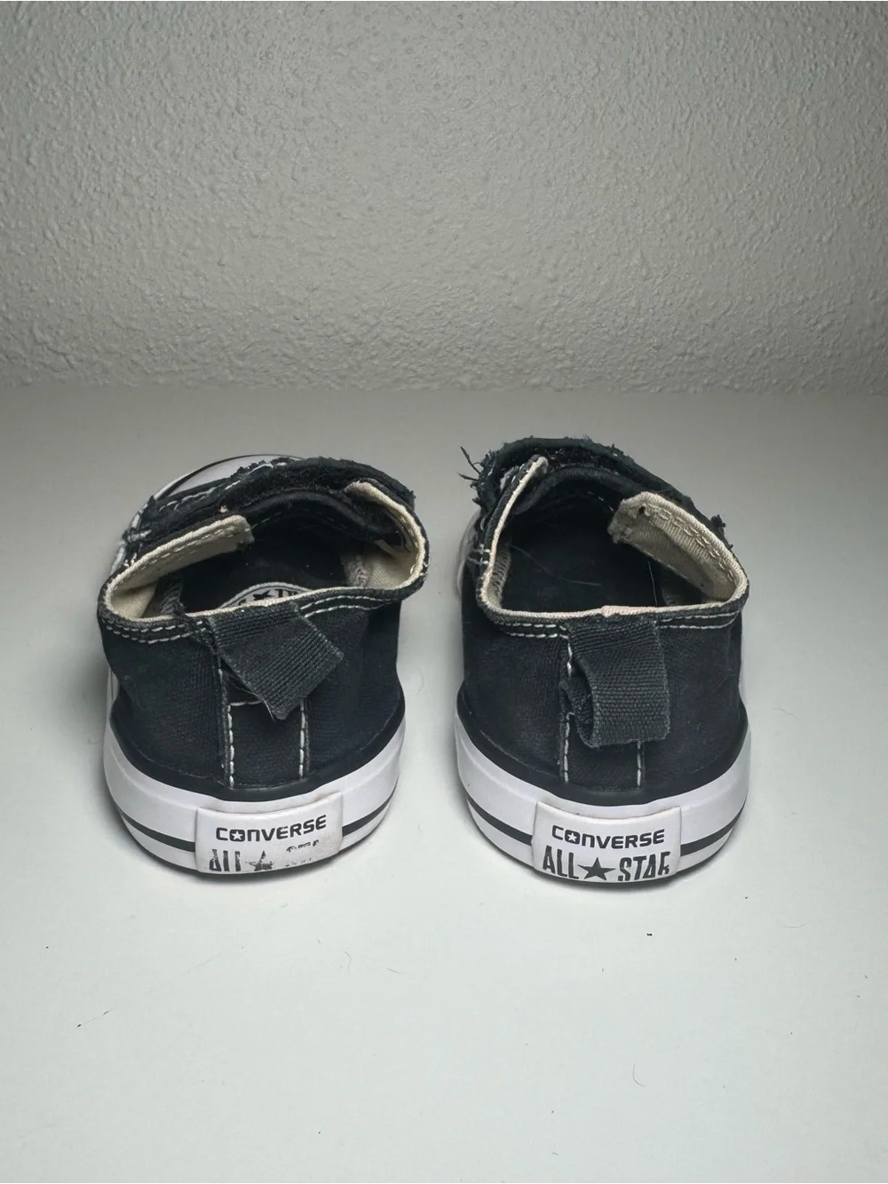 Kids Black Canvas Converse Velcro Sneakers Size 5c